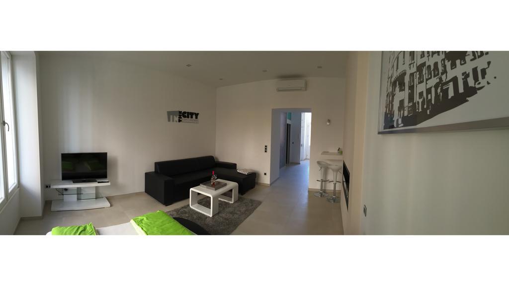 In The City Budapest Apartments Δωμάτιο φωτογραφία